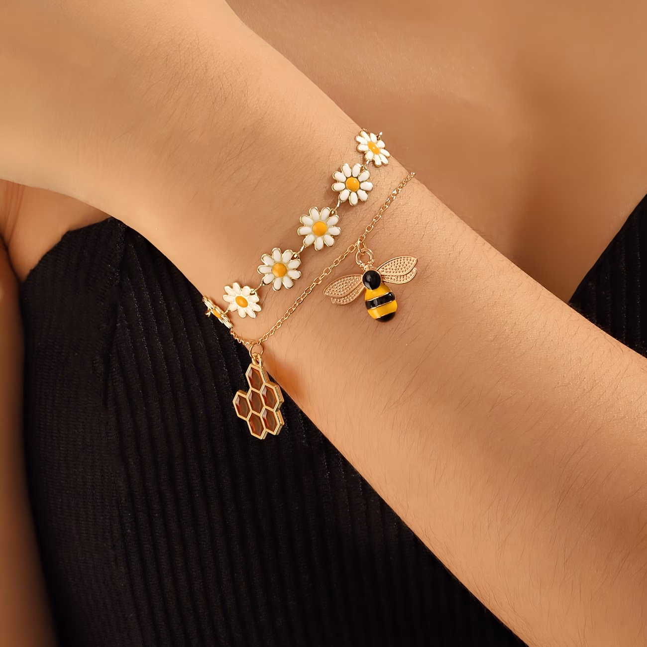  bracelet 