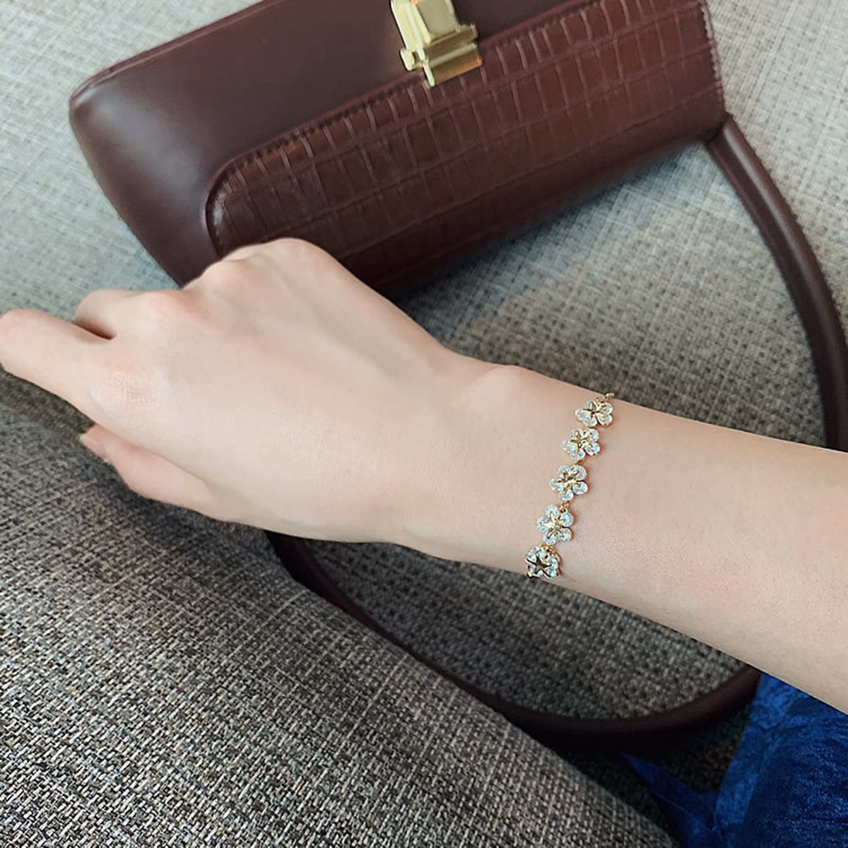  Bracelet